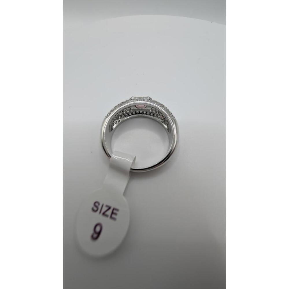 Elegant Silver Ring with Embedded Stones Size 9 - Picture 2 of 7
